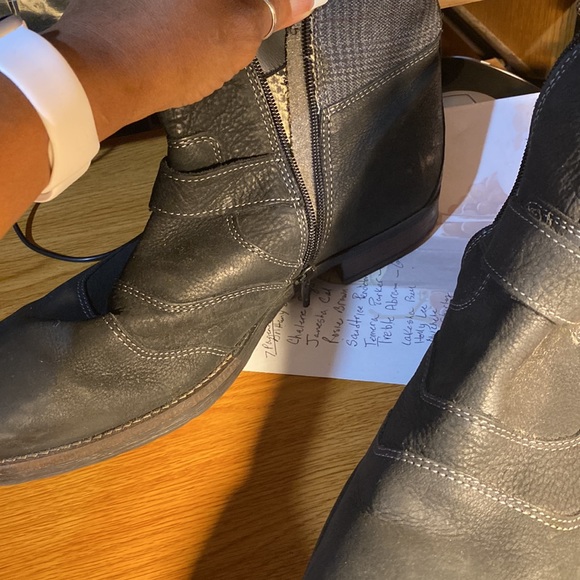 Men’s shoes - Picture 3 of 4